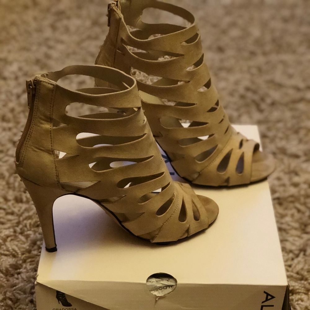 Aldo Womens open toe nude camel Gradossa